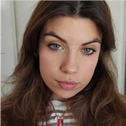 Profesora de Primaria e Infantil para todas las edades. Además tengo el C1 de Cambridge.